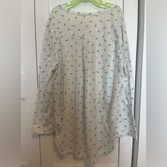 Hi, selling this breathtaking blouse for women in size M. - Picture 6 of 8